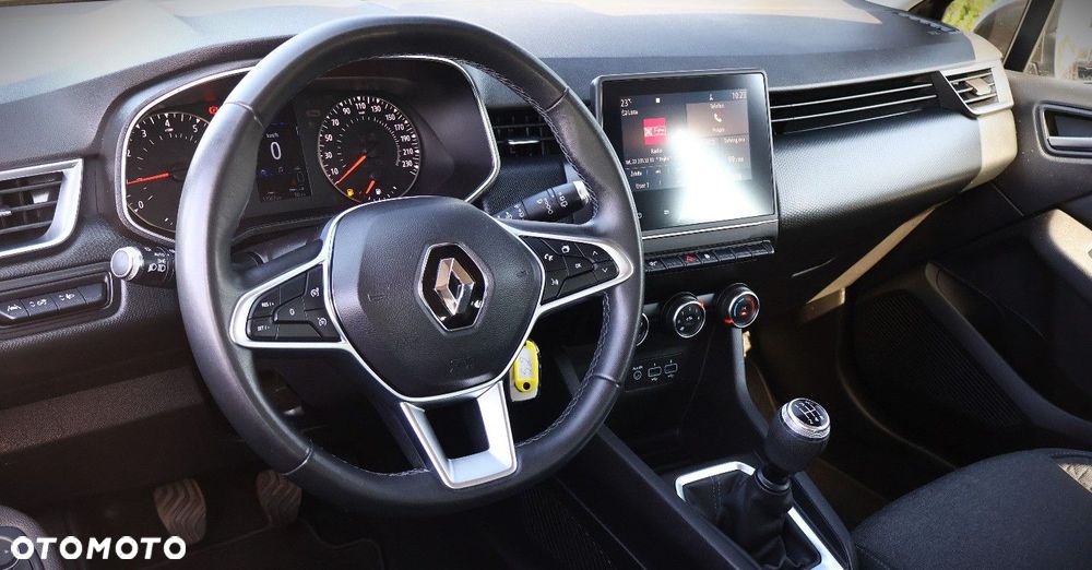 Renault Clio - 11