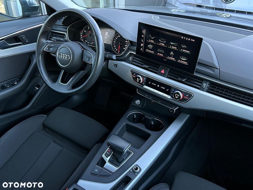 Audi A4 Limousine - 16