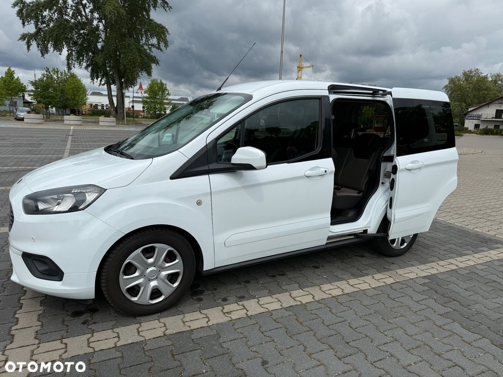 Ford Tourneo Courier 1.5 TDCi Trend - 4