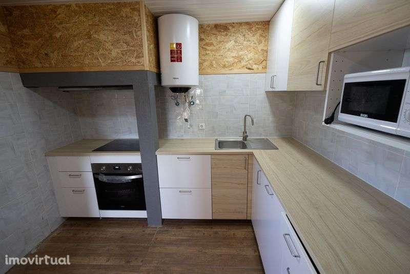 Arrendo casa com 3 quartos, quintal, arrecadação. - Grande imagem: 2/12