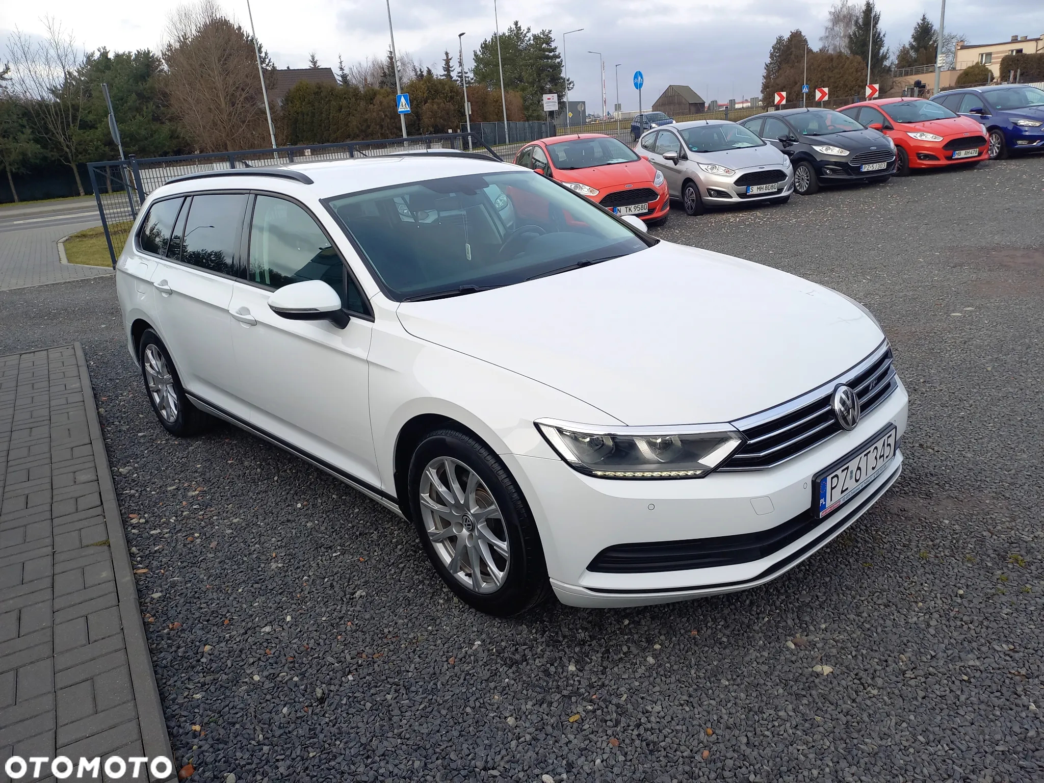 Volkswagen Passat - 10