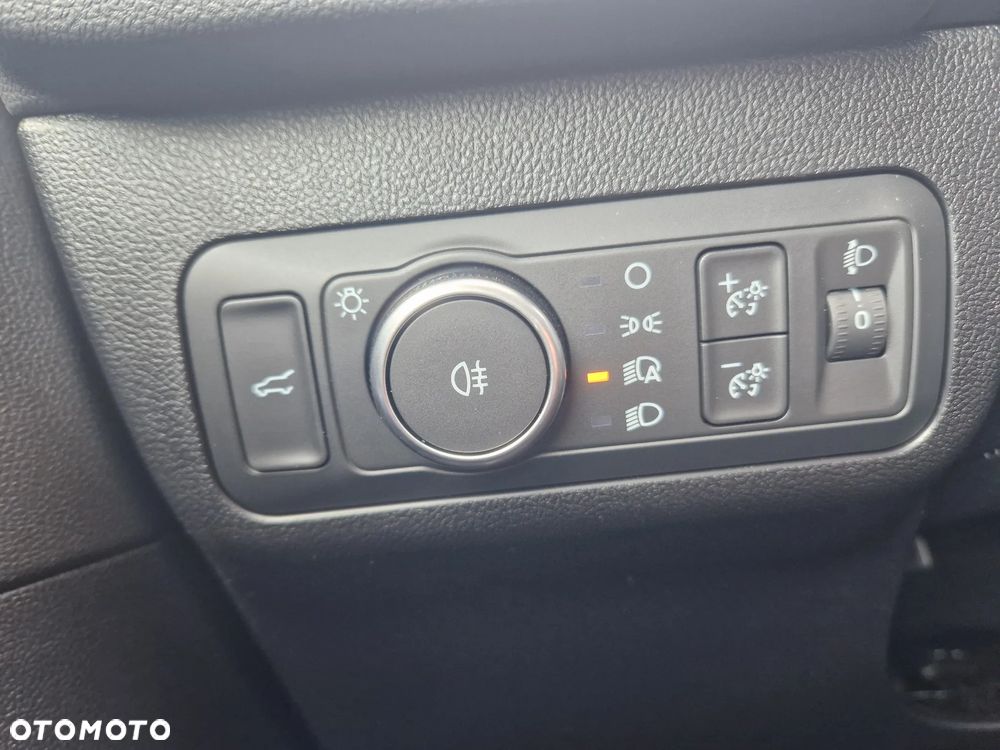 Ford Kuga 2.5 FHEV FWD ST-Line X eCVT - 24