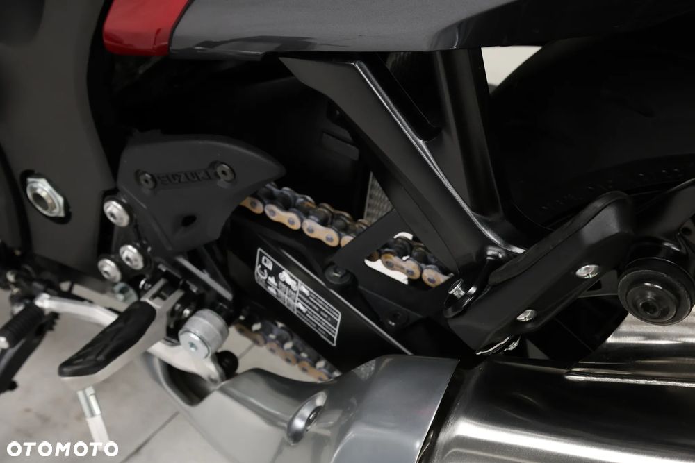 Suzuki GSX - 27