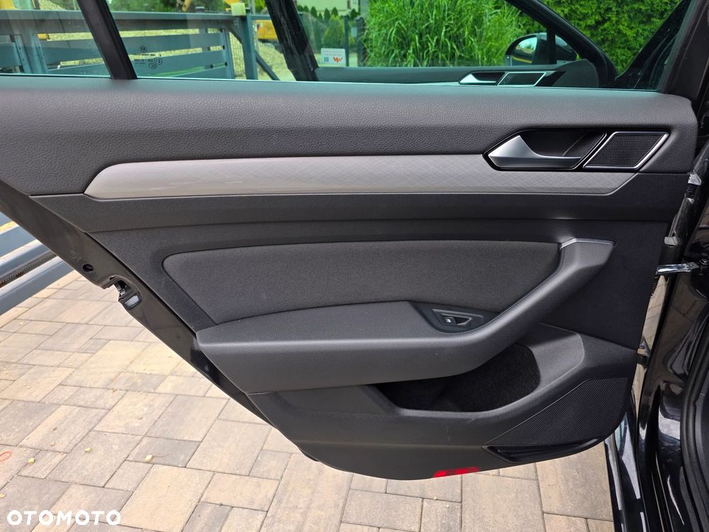 Volkswagen Passat 2.0 TDI EVO Business DSG - 34