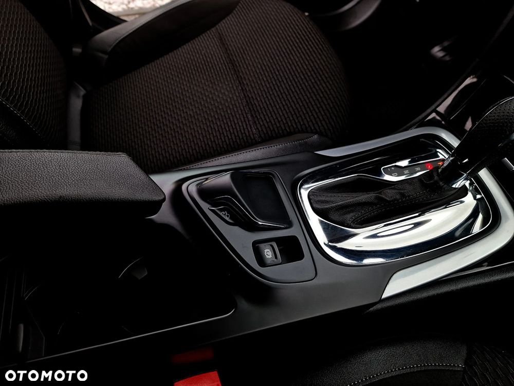 Opel Insignia 2.0 CDTI Cosmo S&S - 20