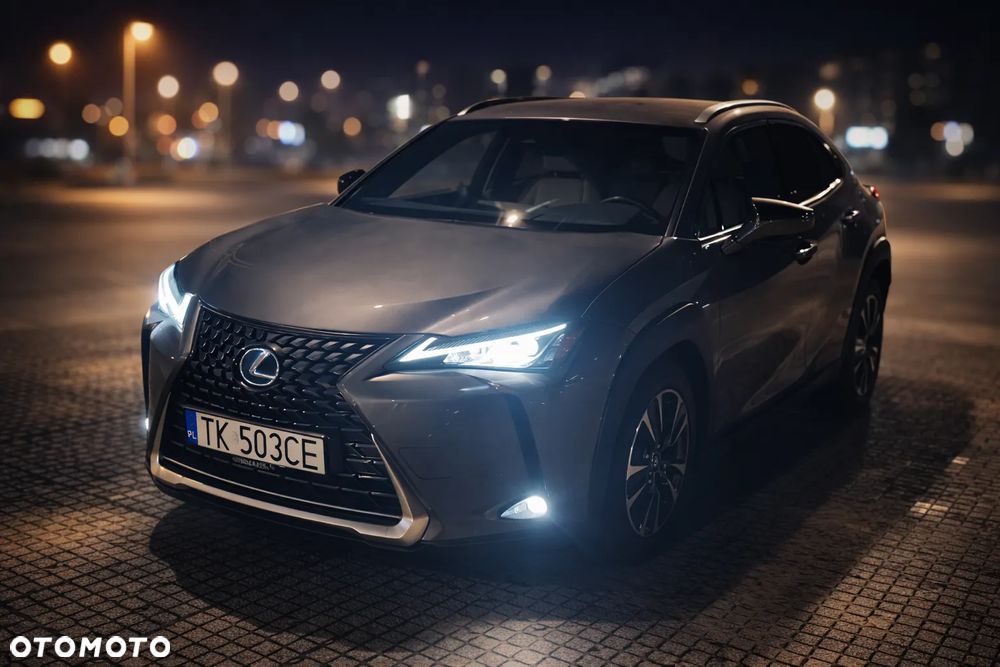 Lexus UX 250h Luxury Line - 11