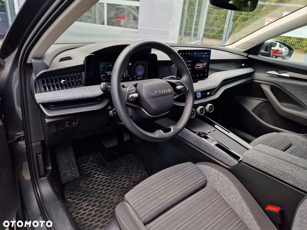 Skoda Superb 1.5 TSI mHEV Selection DSG - 12