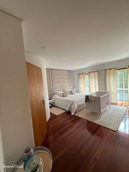 Moradia germinada T3 com cerca de 300 m2 - Grande imagem: 4/8