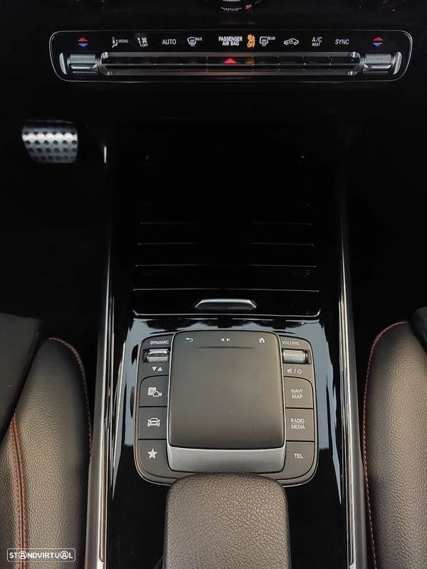 Mercedes-Benz GLB 180 d AMG Line - 24