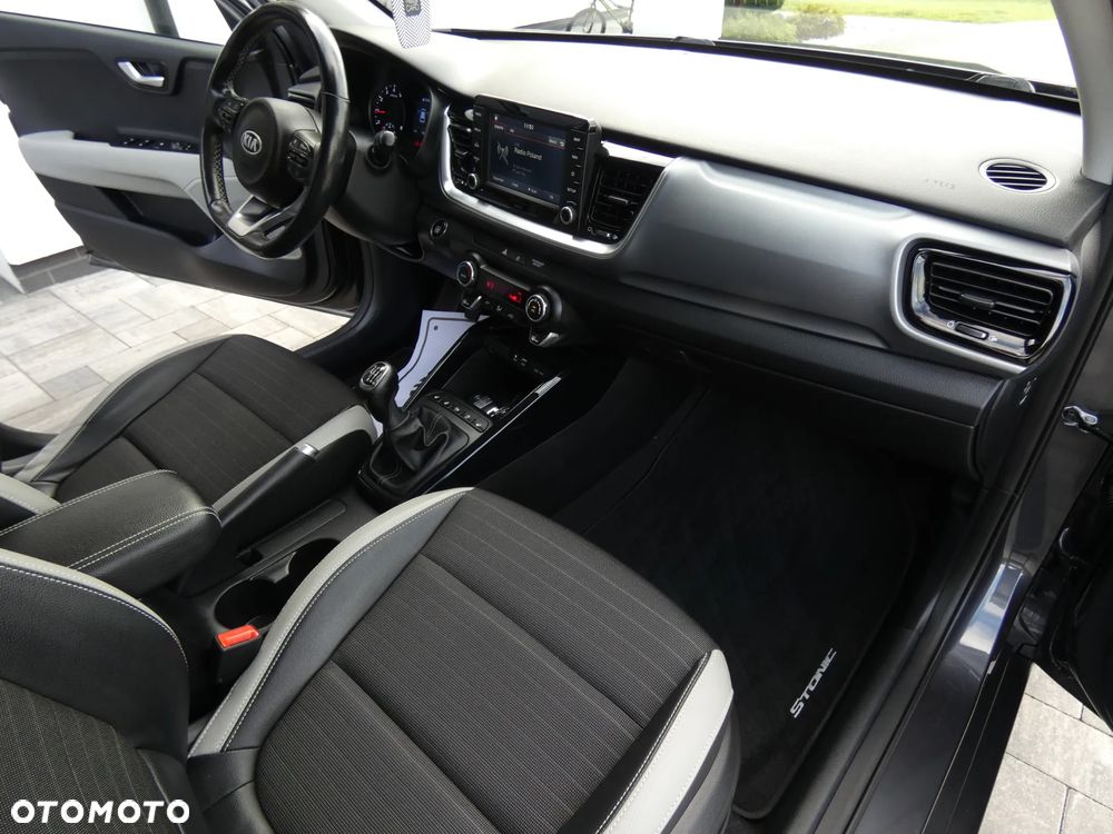 Kia Stonic - 28