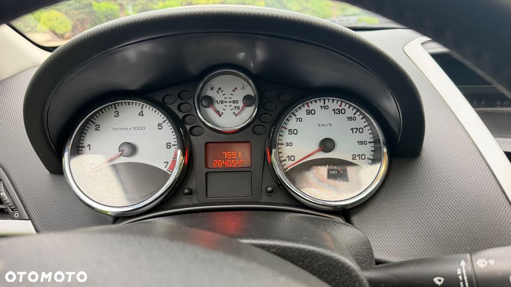 Peugeot 207 1.4 16V Trendy - 6