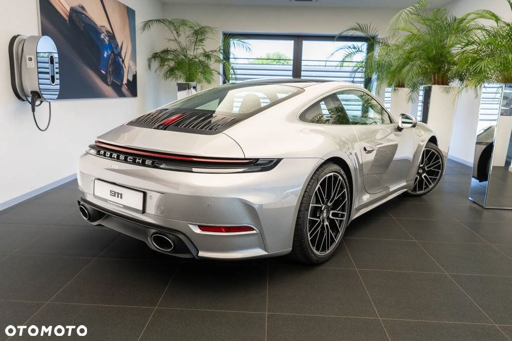 Porsche 911 Carrera - 40