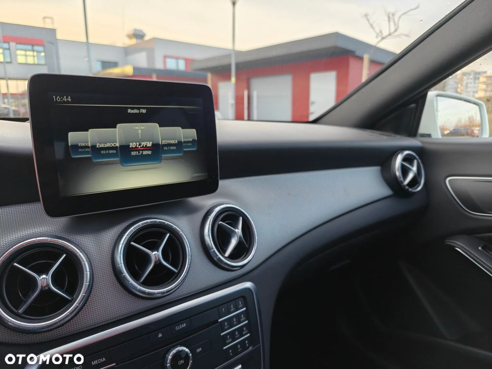 Mercedes-Benz CLA - 23