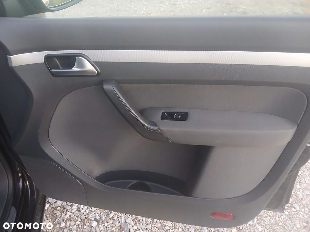 Volkswagen Touran 1.6 TDI DPF BlueMotion Technology DSG Comfortline - 27
