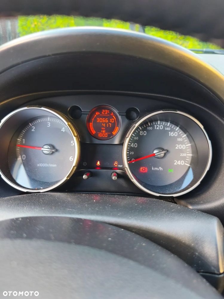 Nissan Qashqai 2.0 dCi DPF tekna - 19