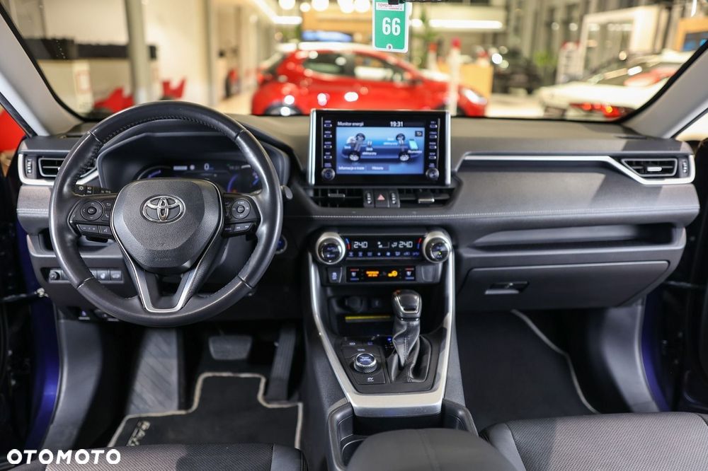 Toyota RAV4 - 6