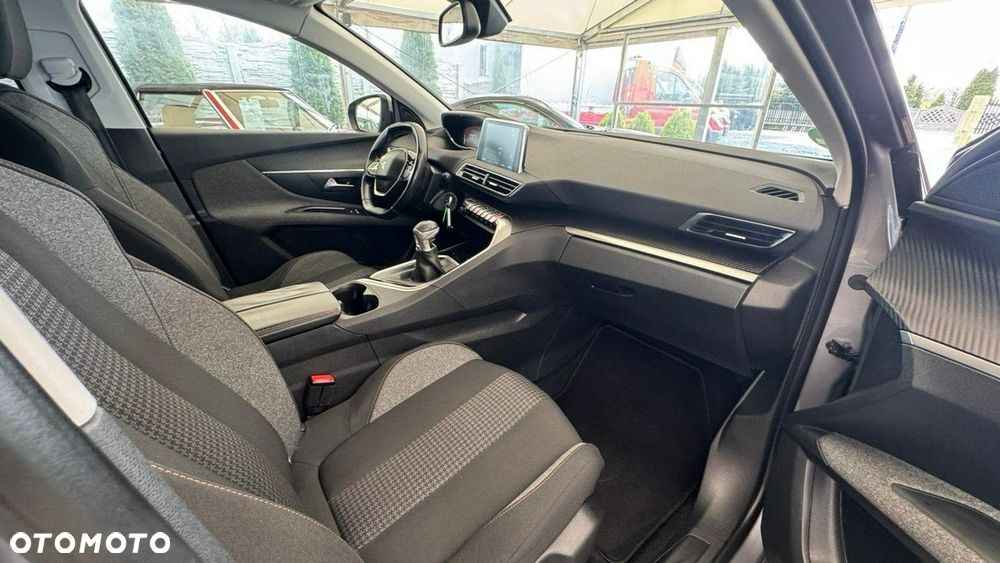 Peugeot 3008 1.2 PureTech Road Trip S&S - 17