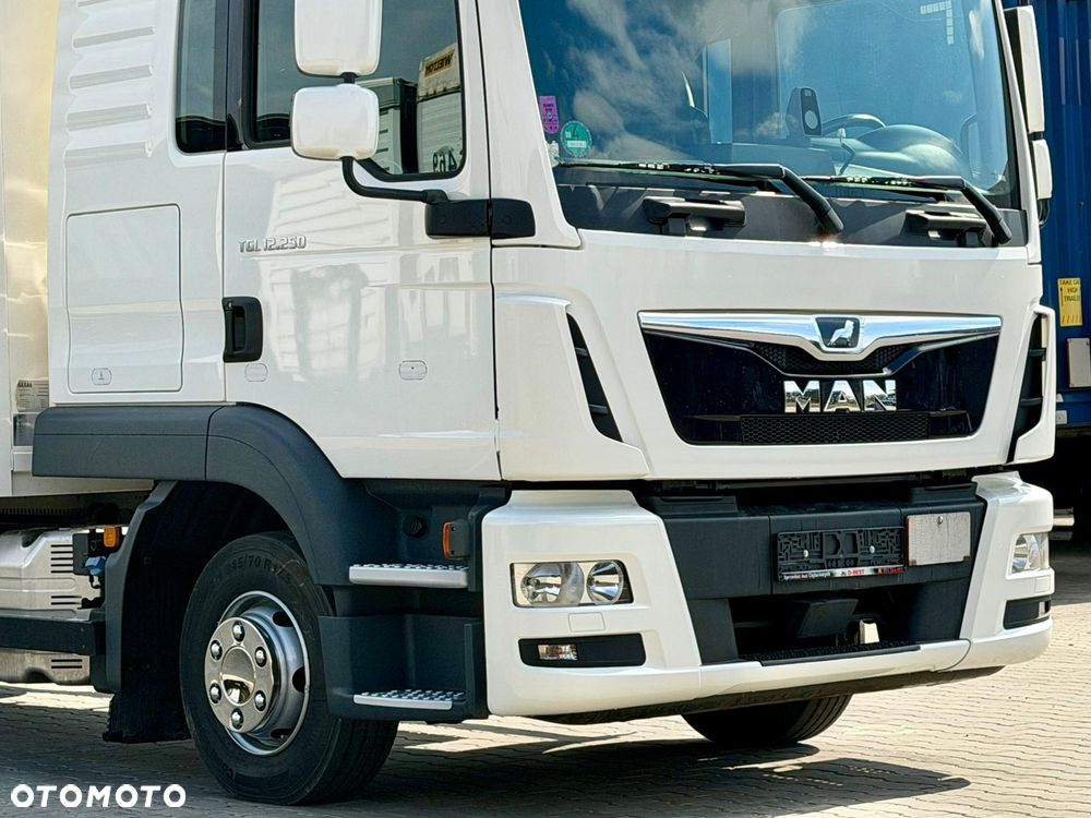 MAN TGL 12.250 / KONTENER / WINDA / 310 TYŚ KM / EURO 6 / SYPIALKA / 5 232 KG ŁADOWNOŚCI / 2018 ROK - 15