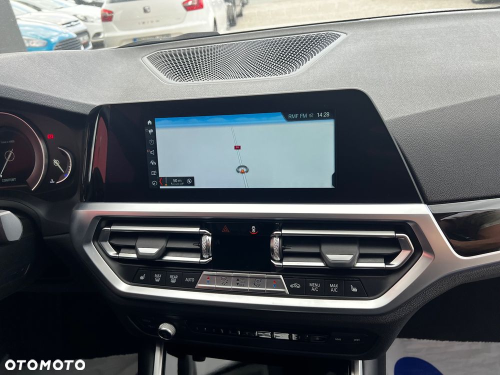 BMW Seria 3 320d xDrive Edition M Sport Shadow - 26