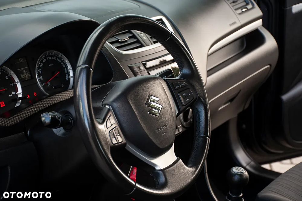 Suzuki Swift - 25