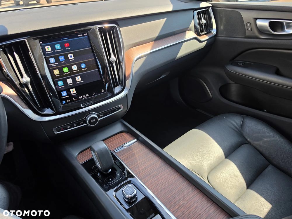 Volvo S60 T5 R-Design First Edition - 24