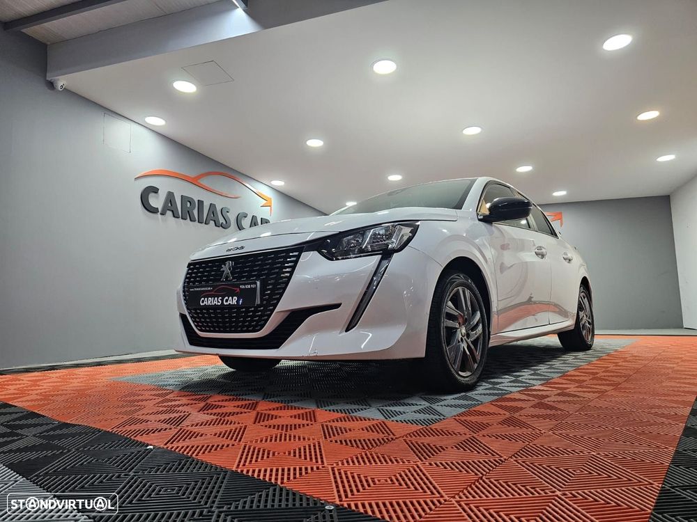 Peugeot 208 - 8