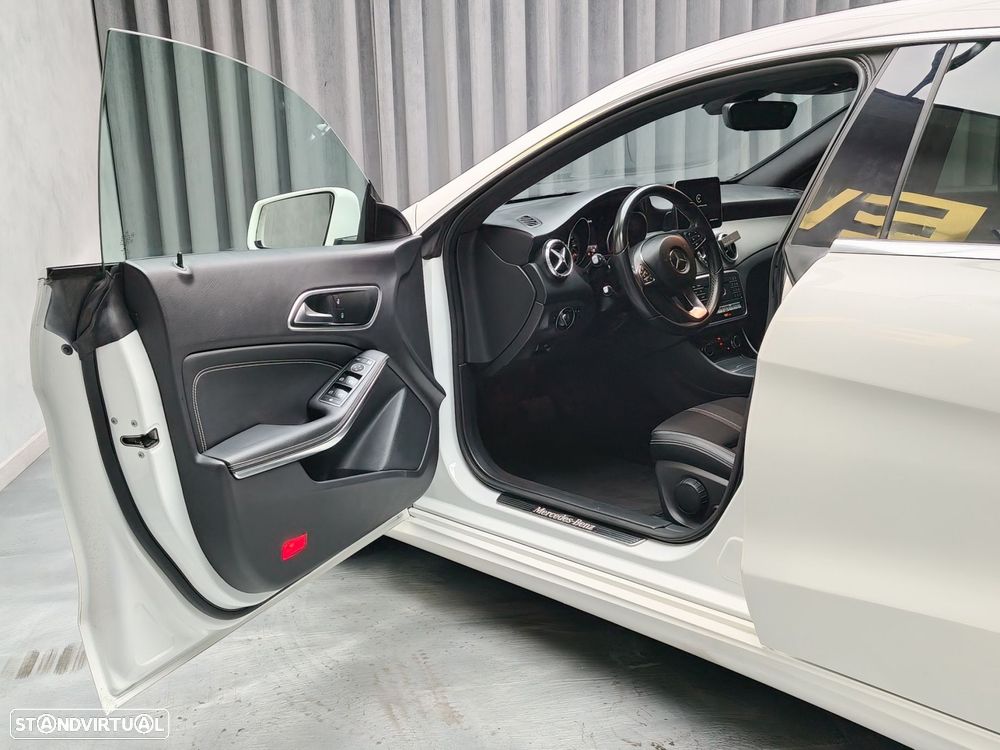 Mercedes-Benz CLA 200 (CDI) d 4Matic 7G-DCT Urban - 9