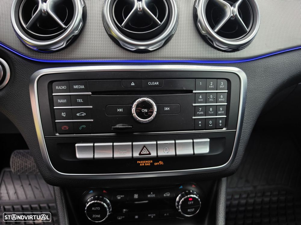 Mercedes-Benz GLA 200 Urban Aut. - 33