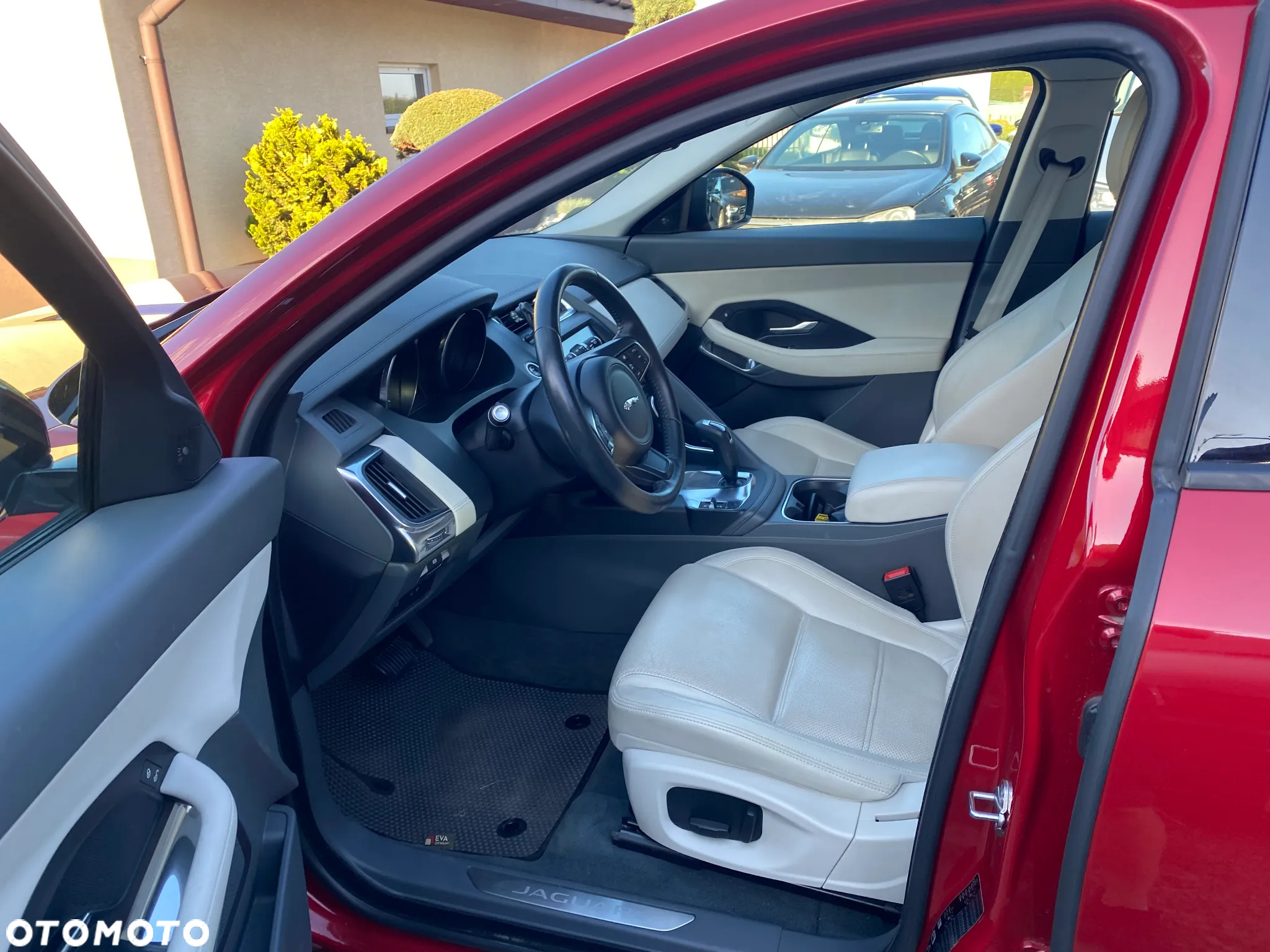 Jaguar E-Pace 2.0 i4D AWD R-Dynamic S - 7