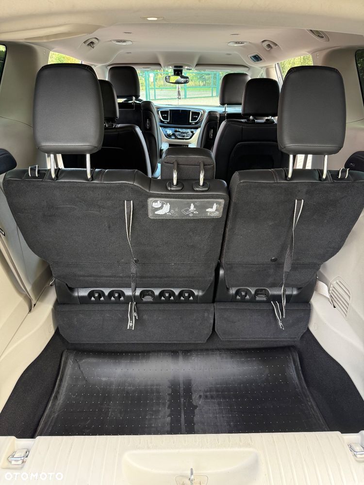 Chrysler Pacifica - 34