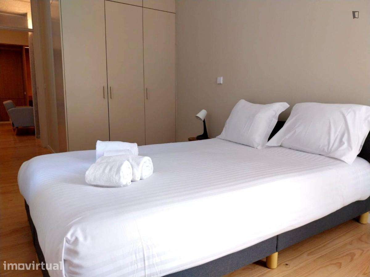Apartamento com 1 quartos - localizado em Santo Ildefonso Porto - Grande imagem: 2/10