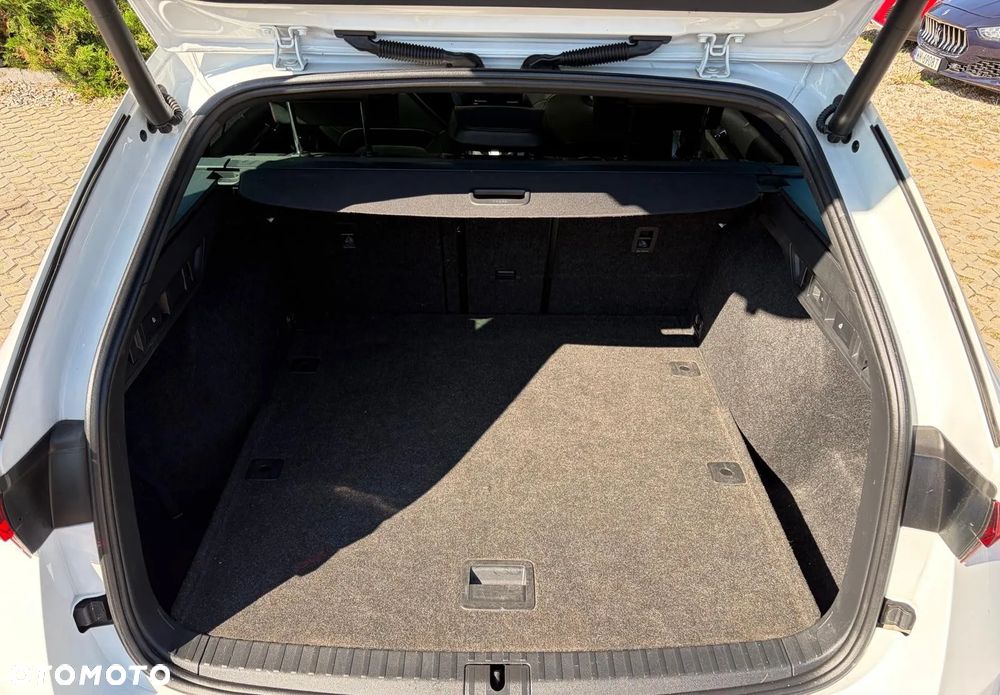 Skoda Octavia 2.0 TDI DSG RS Plus - 23