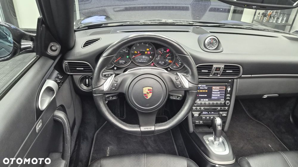 Porsche 911 Carrera 4 PDK - 15
