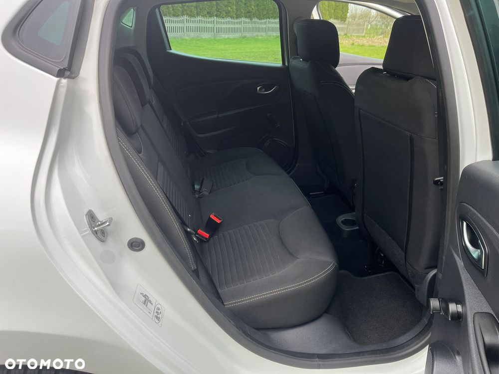 Renault Clio 1.2 16V 75 LIMITED - 19