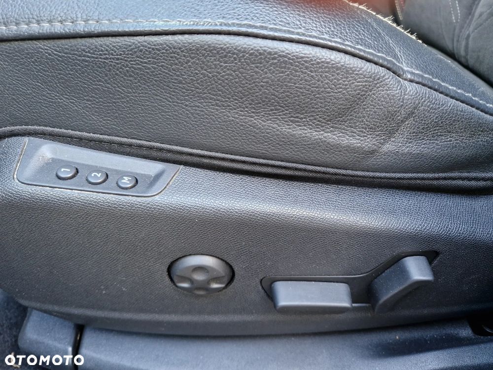 DS Automobiles DS 7 Crossback 1.6 PureTech Performance Line + - 26