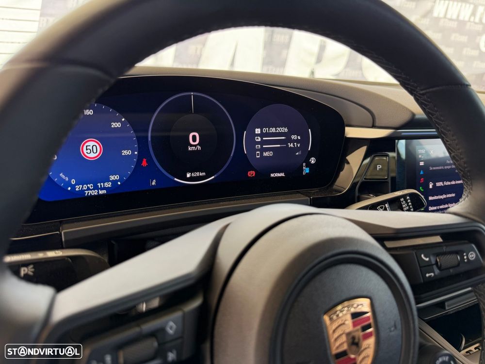 Porsche Macan Electric - 13