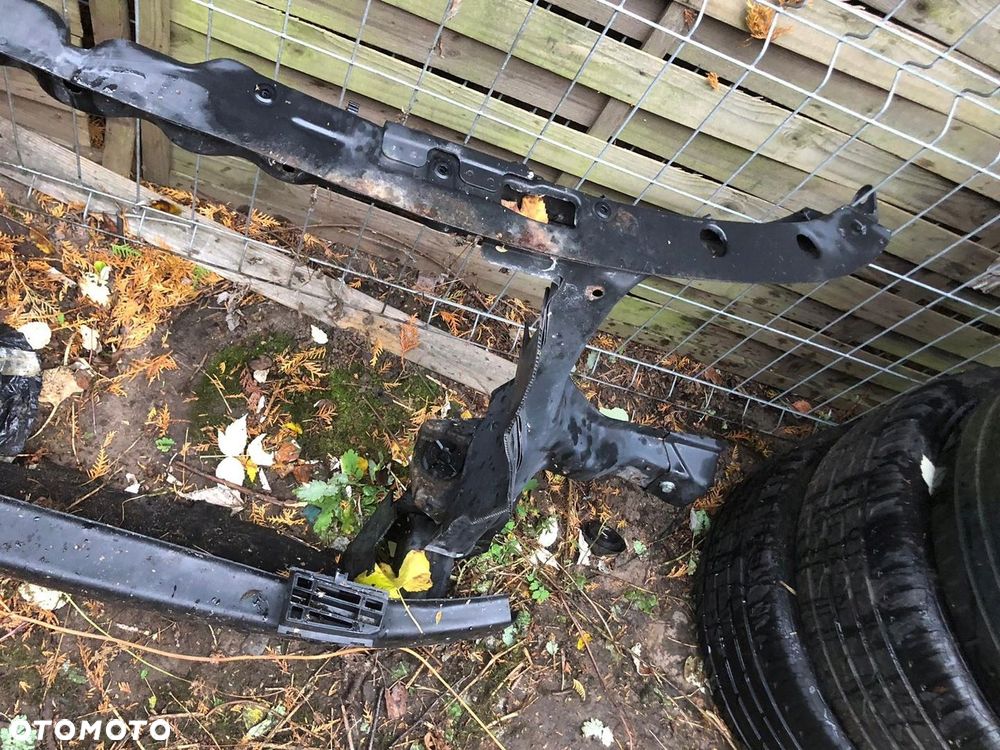 VW T5 PAS PRZEDNI OKULAR - 2