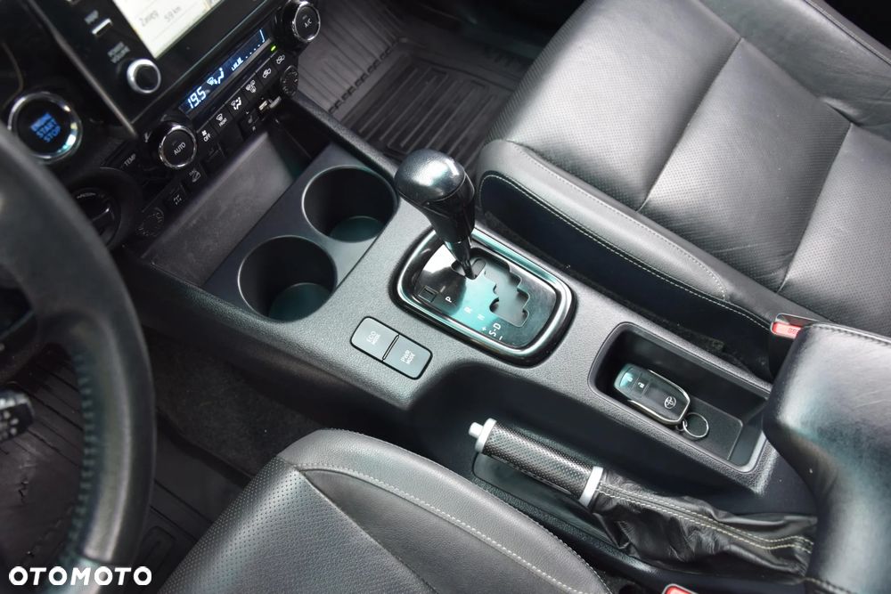 Toyota Hilux 2.8 D-4D Double Cab Invincible 4x4 - 32