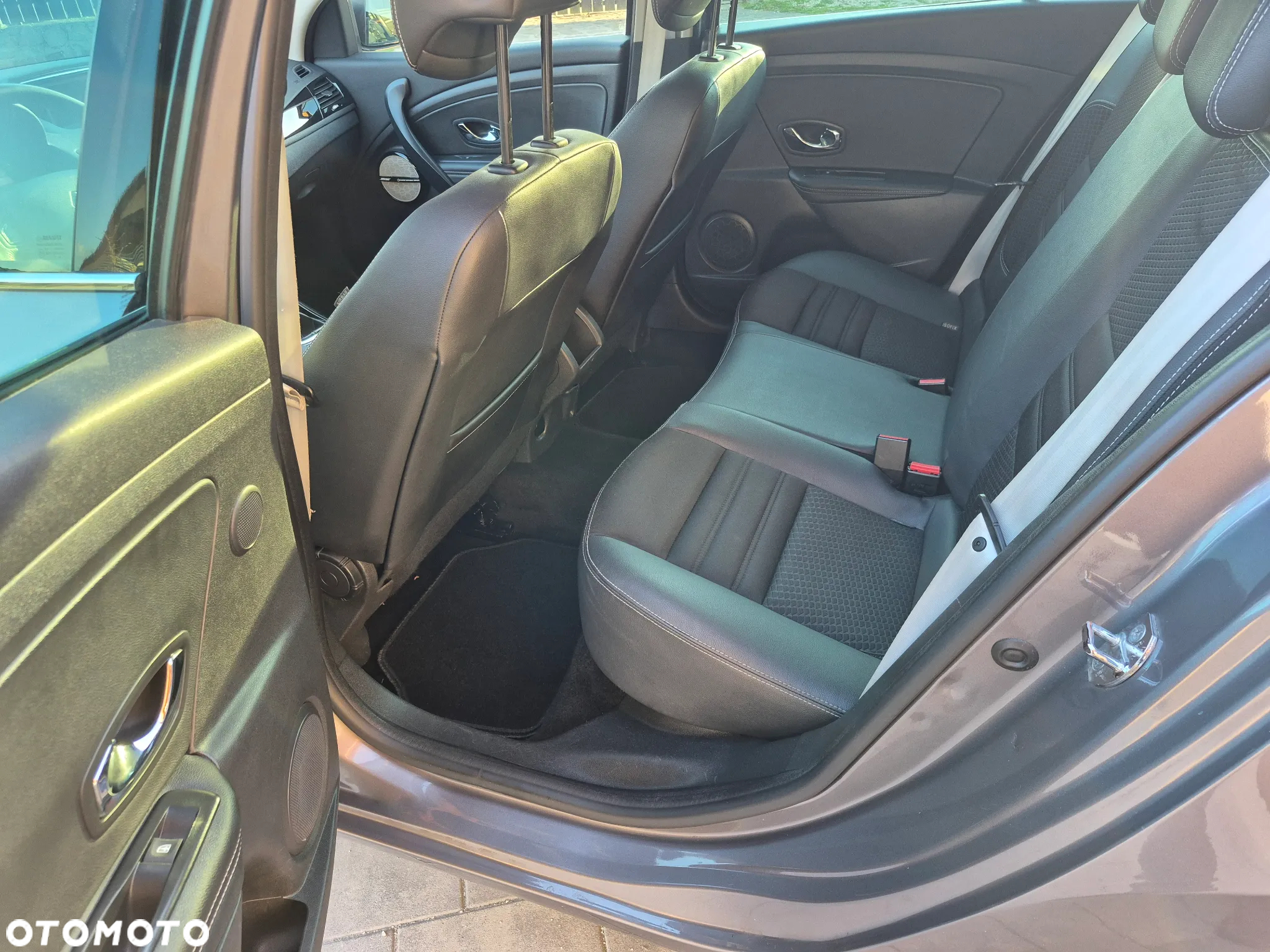 Renault Megane Grandtour ENERGY TCe 130 Start & Stop Bose Edition - 16