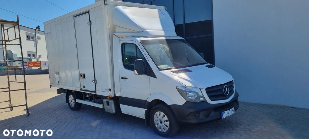 Mercedes-Benz SPRINTER 319 - 3
