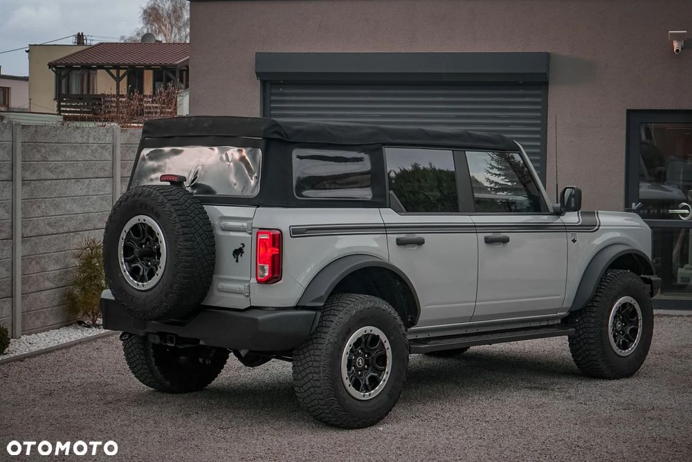 Ford Bronco - 7