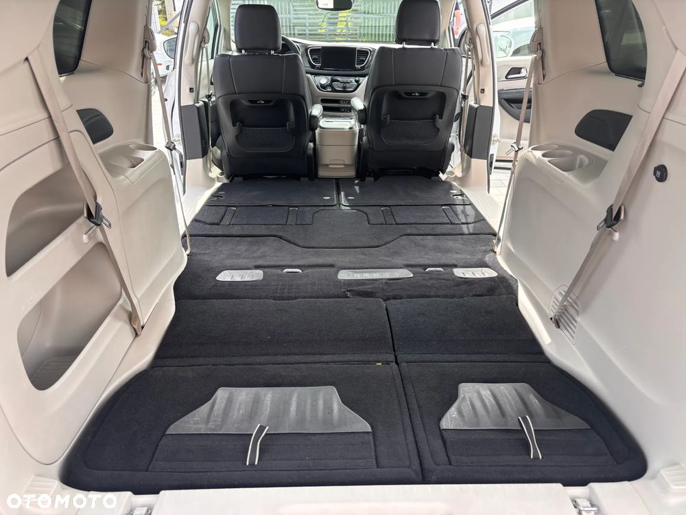 Chrysler Pacifica - 27