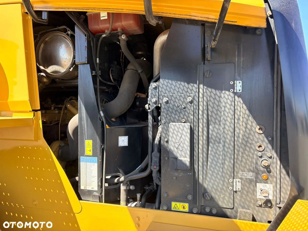 Caterpillar 930M - 12