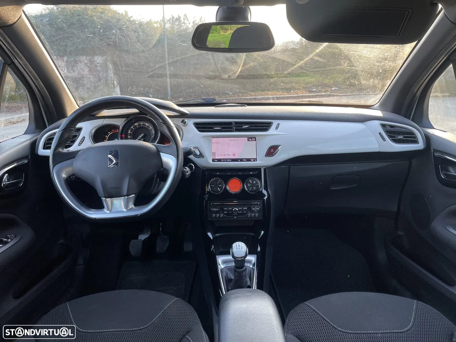 Citroën DS3 1.6 e-HDi So Chic - 8