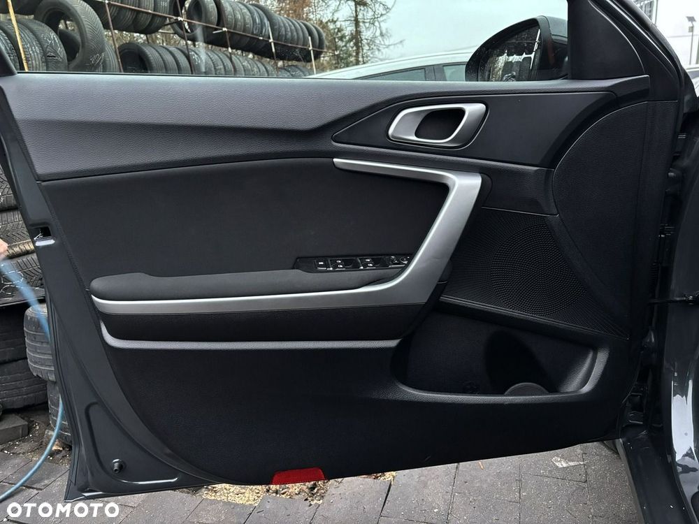 Kia Ceed - 7