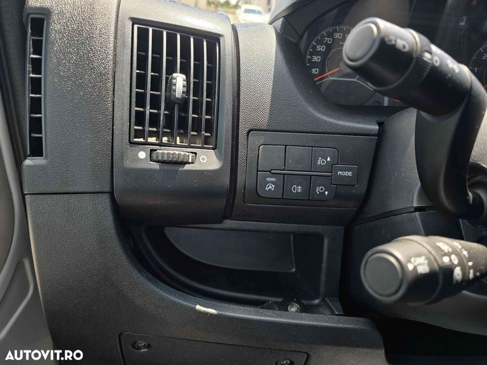 Opel Movano - 12