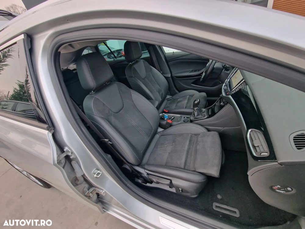 Opel Astra Sports Tourer 1.6 CDTI ECOTEC ECOFlex Start/Stop Cosmo - 10