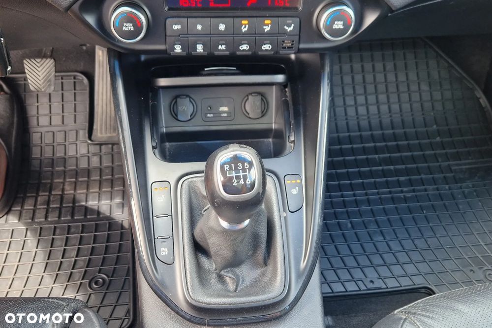 Kia Carens 1.6 GDI Business Line 7os EU6 - 28