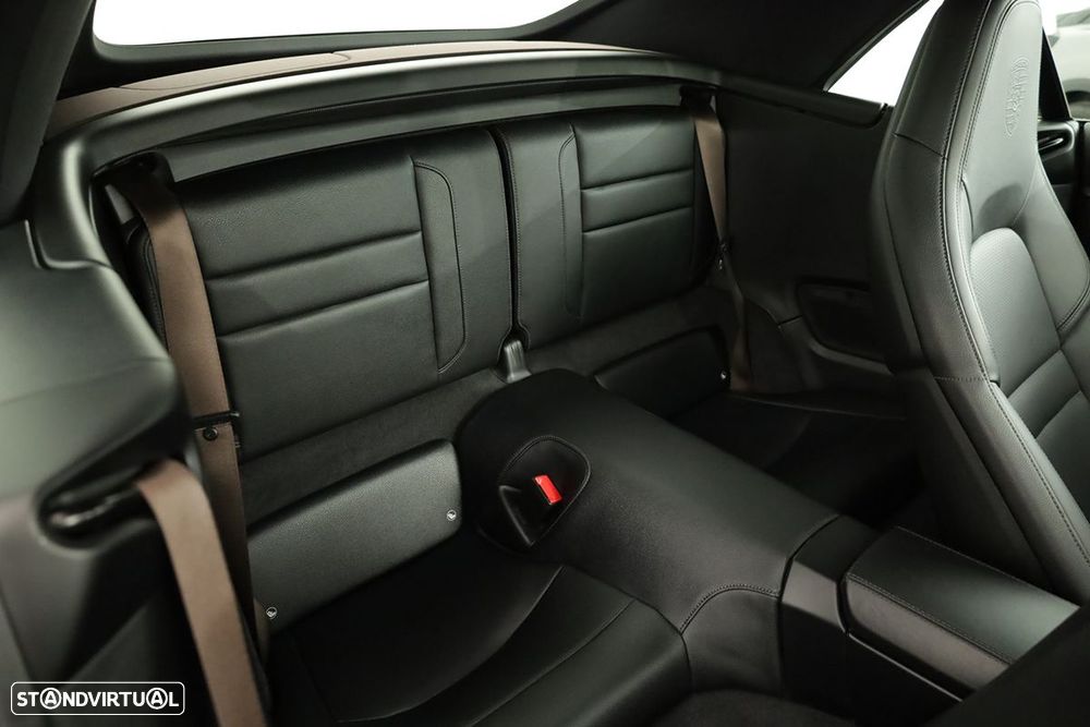 Porsche 911 (992) Carrera - 34