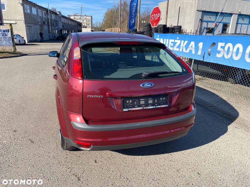 Ford Focus 1.6 16V Ghia - 21